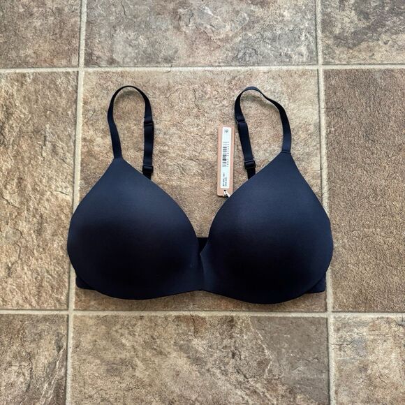 Skims Wireless Form Pushup Plunge Bra Onyx Size 32D - Picture 1 of 9